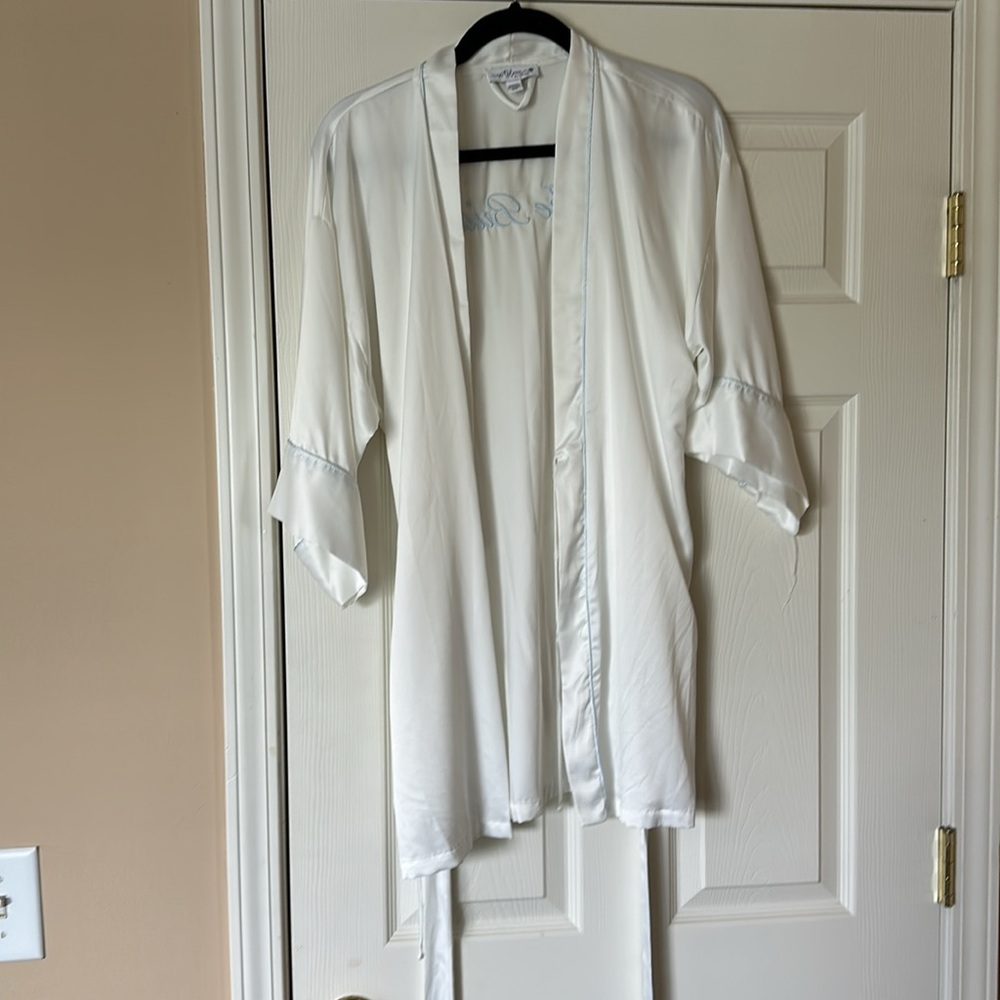 Silky Bridal Robe - Picture 4 of 4